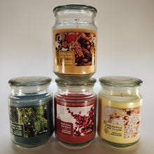 Load image into Gallery viewer, Holiday Scent 18oz. Candle