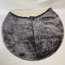 Load image into Gallery viewer, MON CHATEAU Faux Fur Rug