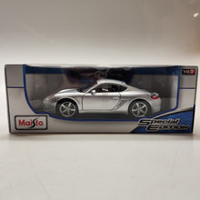 Load image into Gallery viewer, Maisto Diecast Car Model