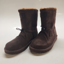 Load image into Gallery viewer, UGG Women's Classic Short Toggler