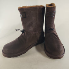 Load image into Gallery viewer, UGG Women's Classic Short Toggler