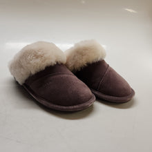 Load image into Gallery viewer, Nuknuuk Women's Leather Slippers