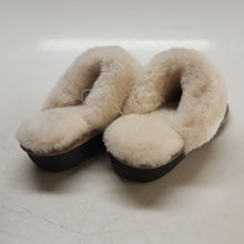 Load image into Gallery viewer, Nuknuuk Women's Leather Slippers