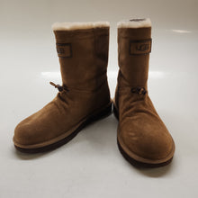Load image into Gallery viewer, UGG Women's Classic Short Toggler
