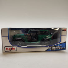 Load image into Gallery viewer, Maisto Diecast Car Model