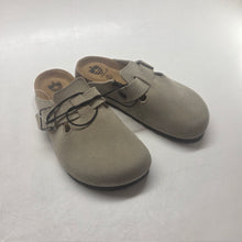 Load image into Gallery viewer, Royal Canadian Women's Slip On Shoes