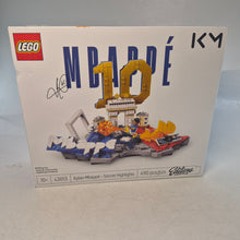 Load image into Gallery viewer, LEGO Kylian Mbappé - Soccer Highlights 43013