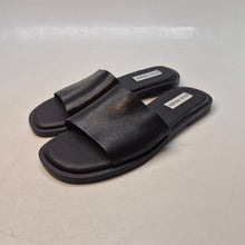 Load image into Gallery viewer, Steve Madden Women's Black Sandal