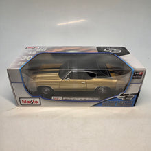 Load image into Gallery viewer, MAISTO Diecast Car Model