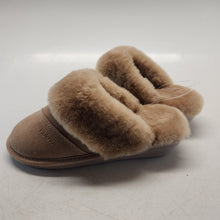 Load image into Gallery viewer, Nuknuuk Women's Leather Slippers