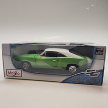 Load image into Gallery viewer, Maisto Diecast Car Model