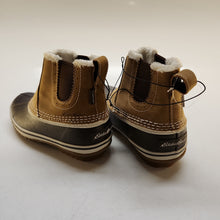 Load image into Gallery viewer, Eddie Bauer Women&#39;s Hunt Pac Slip-On Boots
