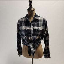 Load image into Gallery viewer, Tilley Women&#39;s Plaid Flannel Button Up
