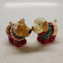 Load image into Gallery viewer, Christmas Salt &amp; Pepper Shaker Set

