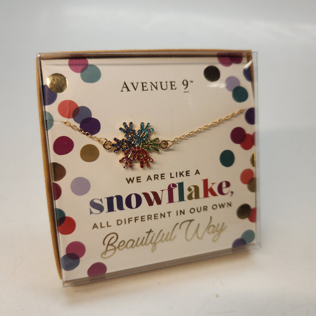 Avenue 9 Snowflake Necklace *SALE*