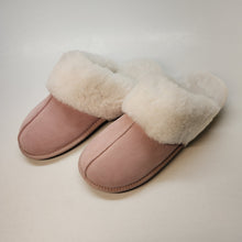Load image into Gallery viewer, Nuknuuk Women's Leather Slippers
