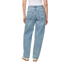 Load image into Gallery viewer, Hudson Women's High Rise Barrel Leg Jean
