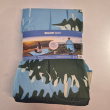 Load image into Gallery viewer, Below Zero 2in1 Wearable Blanket
